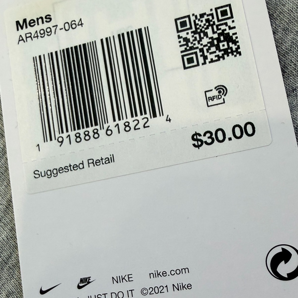 Men's Nike Sportswear Club Tee The Nike Tee Grey Embroidered Logo 100% Cotton - Picture 4 of 5